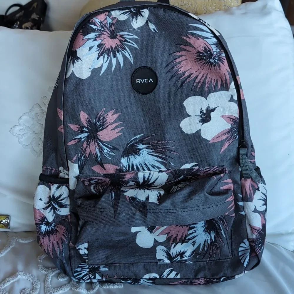 RVCA "Multiplied" Women / Girls Floral 🩶Backpack
